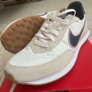 Nike Waffle Trainer 2 SE (GS) Women’s Size 8